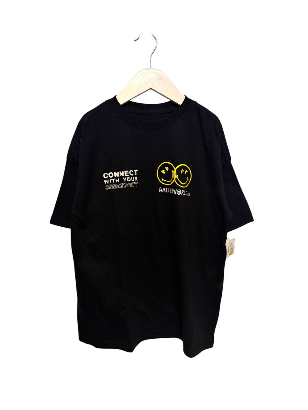 ⭐️ 5/$30 Smiley World Kids T-Shirt size M